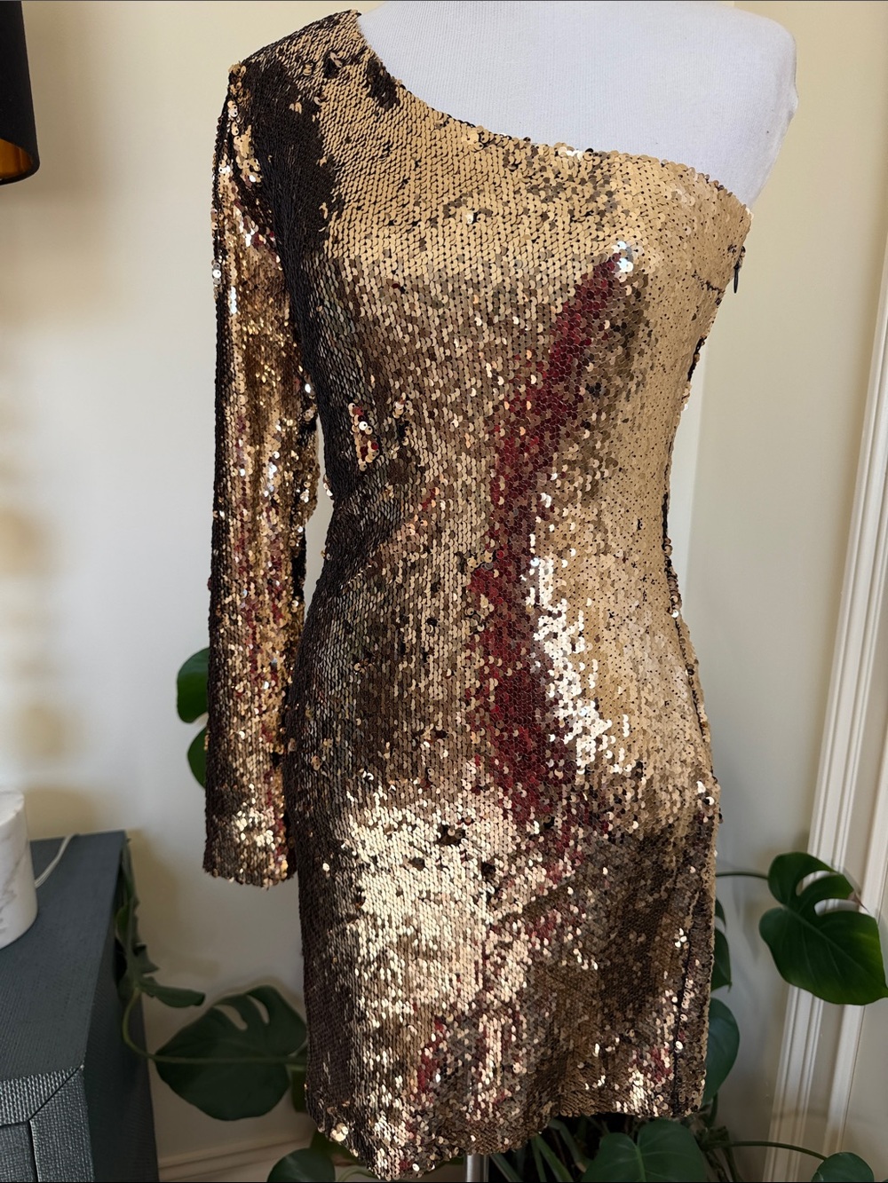 TopShop Gold Sequin One-Shoulder Gold Sequin Mini Dress Size 2 NWOT